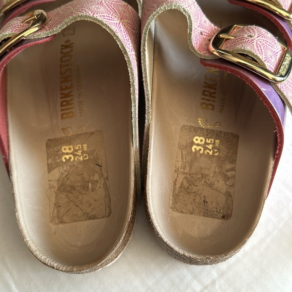 Big Buckle Birkenstock’s - Picture 3 of 4